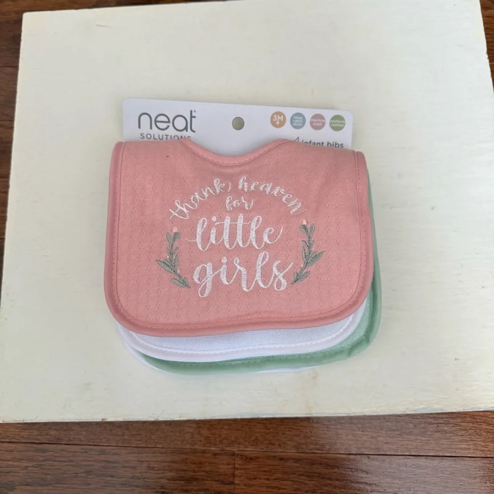 Little Dreamer Green Bib